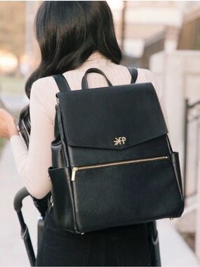 Freshly Picked Classic Diaper Bag in Ebony